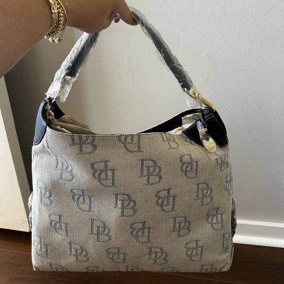 Dooney & Bourke Handbags - Dooney & Bourke Large Sac